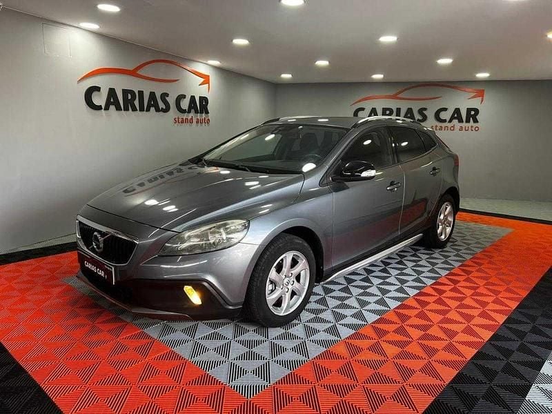 Cinzento Usado 2016 Volvo V40 CC Carrinha | € 15.990 (Preço justo) - Imagem 1/4