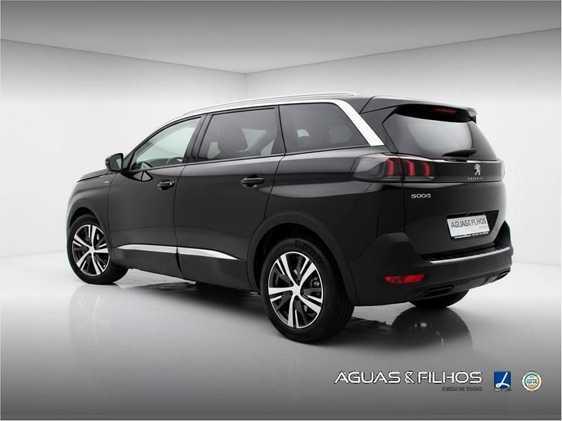 Usado Peugeot 5008 Allure 130 HP (95 kW) 2022 Preto SUV