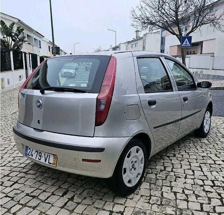 Usado Fiat Punto 60 HP (44 kW) 2003 Citadino