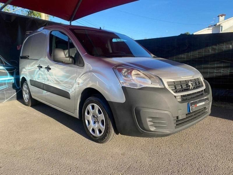 Cinza Usado 2015 Peugeot Partner Monovolume | € 10.500 (Preço justo) - Imagem 1/4