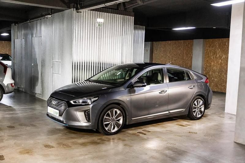 Cinza Usado 2018 Hyundai Ioniq Citadino | € 14.990 - Imagem 1/4