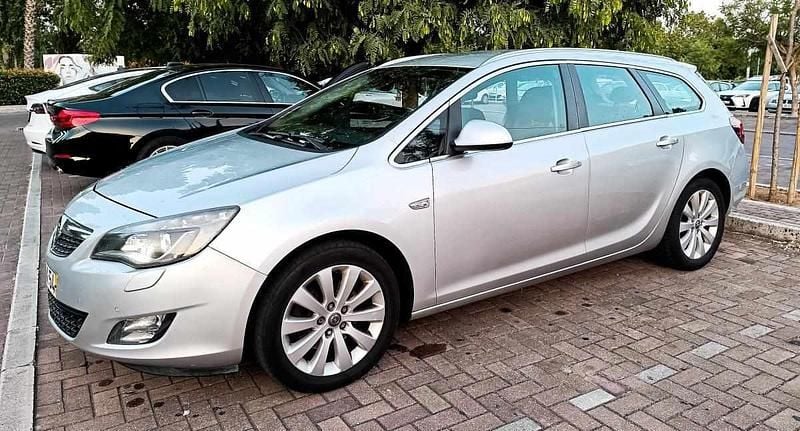 Cinzento Usado 2011 Opel Astra Carrinha | € 6.000 (Bom preço) - Imagem 1/4