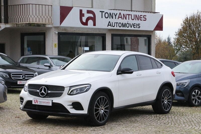 Branco Usado 2018 Mercedes GLC250 AMG line SUV | € 47.900 - Imagem 1/4