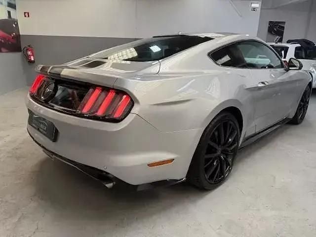 Usado Ford Mustang 314 HP (230 kW) 2017 Cinza antracite Coupé