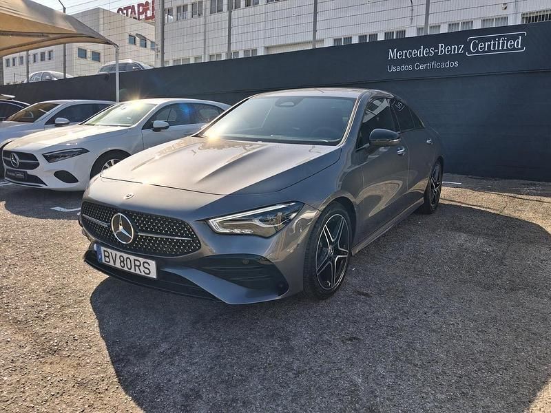 Cinza Usado 2025 Mercedes CLA180 AMG line Sedan | € 46.000 - Imagem 1/4