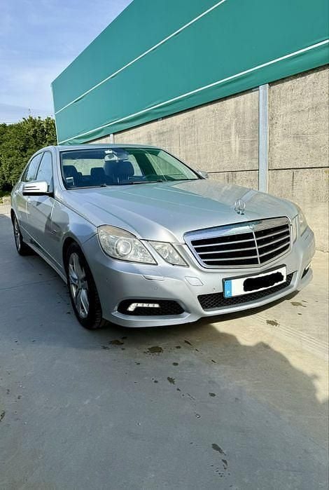 Usado 2009 Mercedes E250 Avantgarde Sedan | € 13.000 (Caro) - Imagem 1/4