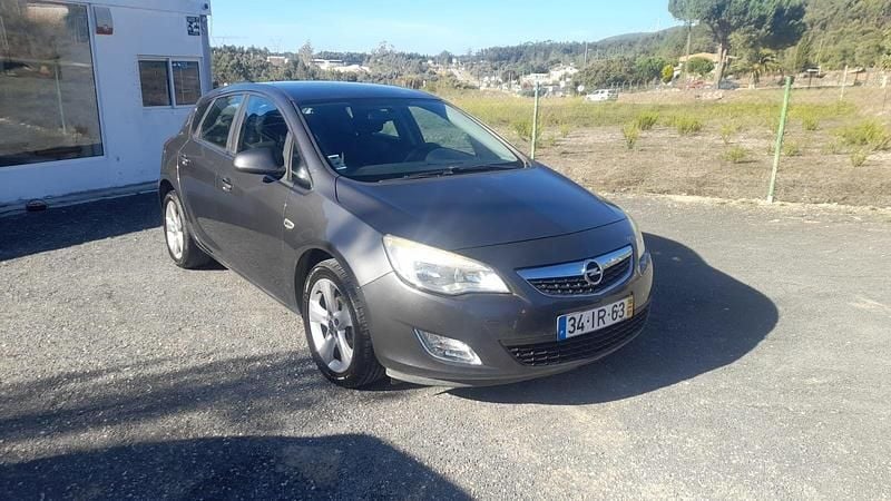 Cinza Usado 2010 Opel Astra Enjoy Citadino | € 4.900 (Super Preço) - Imagem 1/4