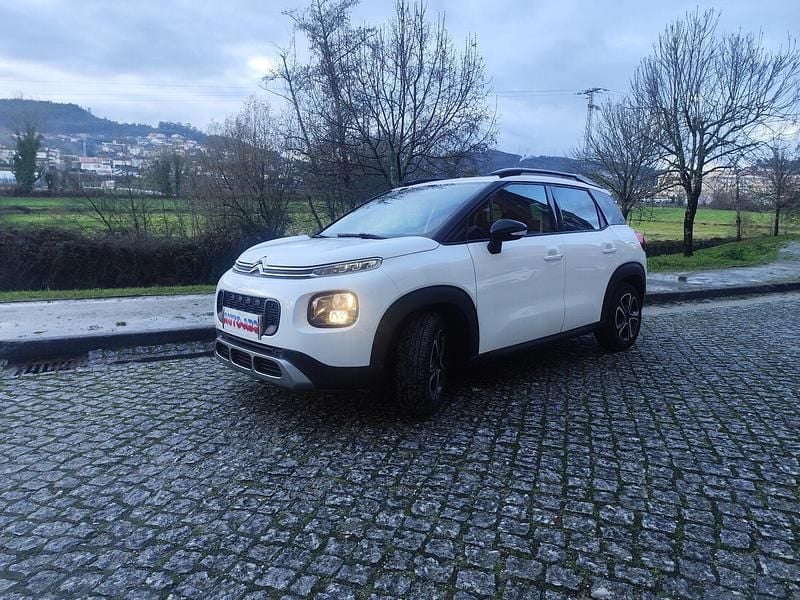 Branco Usado 2018 Citroën C3 PureTech SUV | € 11.950 (Preço justo) - Imagem 1/4