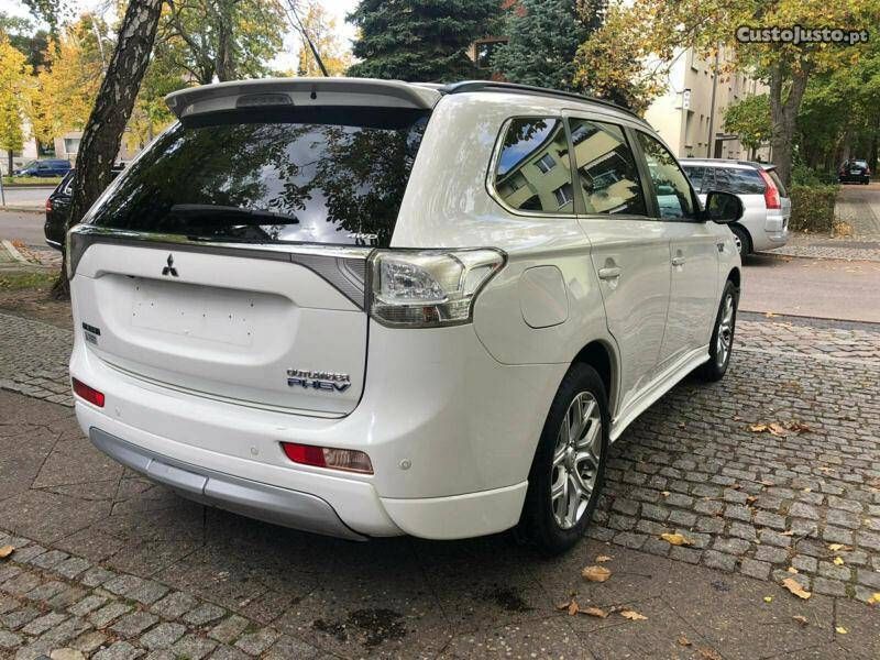 Vendido Mitsubishi Outlander P-HEV 2.. - Carros usados para venda
