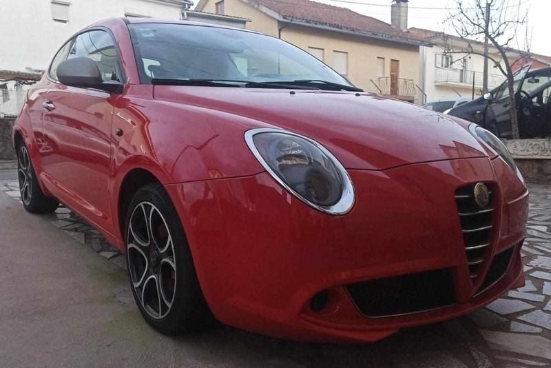 Vermelho Usado 2009 Alfa Romeo MiTo Citadino | € 8.250 - Imagem 1/4