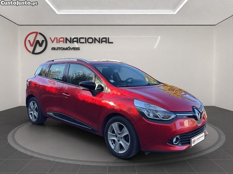 Vermelho Usado 2014 Renault Clio GrandTour Dynamique Carrinha | € 9.900 (Preço justo) - Imagem 1/1