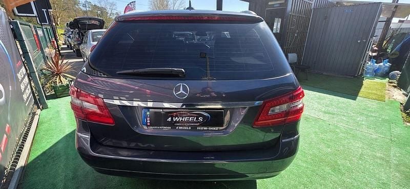 Usado Mercedes E250 204 HP (150 kW) 2010 Sedan