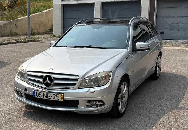 Usado 2009 Mercedes C220 Sedan | € 8.999 - Imagem 1/4