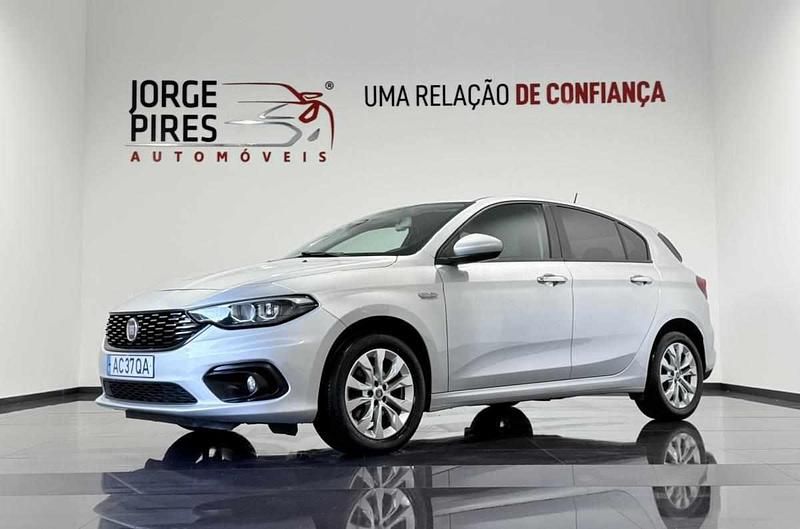 Cinzento Usado 2020 Fiat Tipo Citadino | € 12.790 (Preço justo) - Imagem 1/4