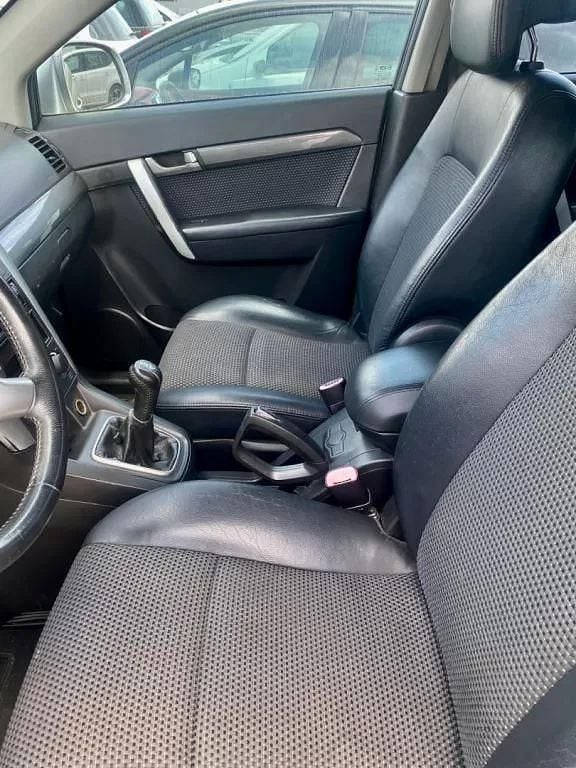 Usado Chevrolet Captiva LT 150 HP (110 kW) 2008 Cinza SUV