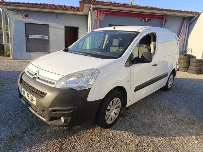 Branco Usado 2015 Citroën Berlingo Monovolume | € 10.000 (Preço justo) - Imagem 1/4