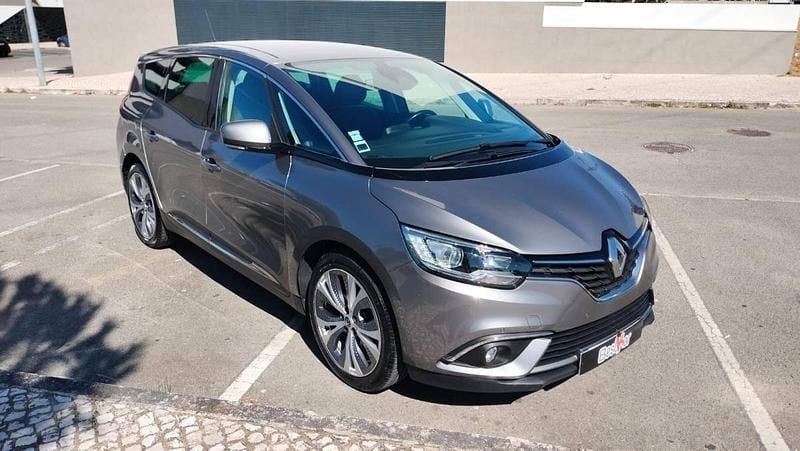 Cinzento Usado 2019 Renault Scénic IV Bose Edition Monovolume | € 17.550 (Preço justo) - Imagem 1/4
