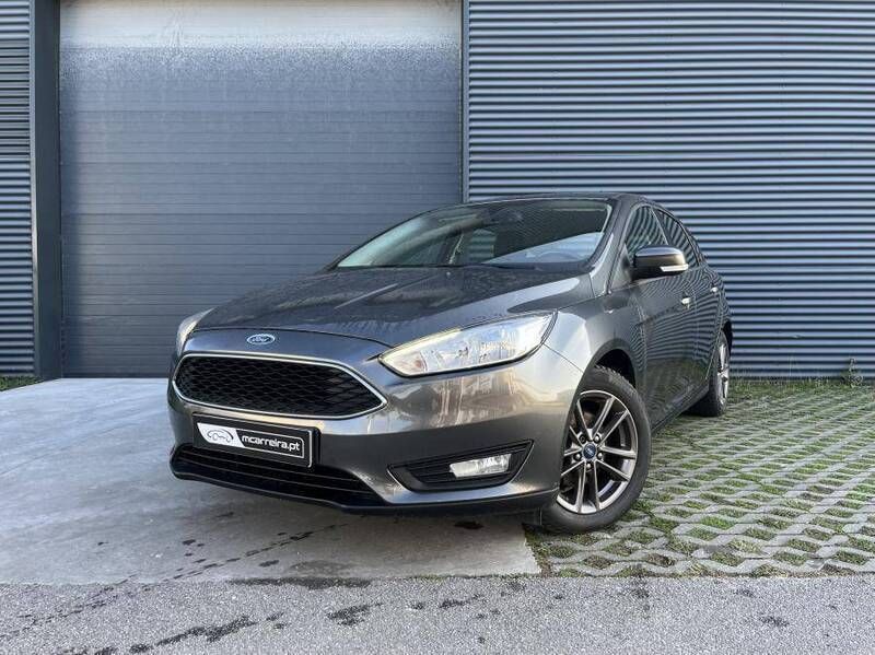 Preto Usado 2018 Ford Focus Cool & Connect | € 13.500 (Preço justo) - Imagem 1/4