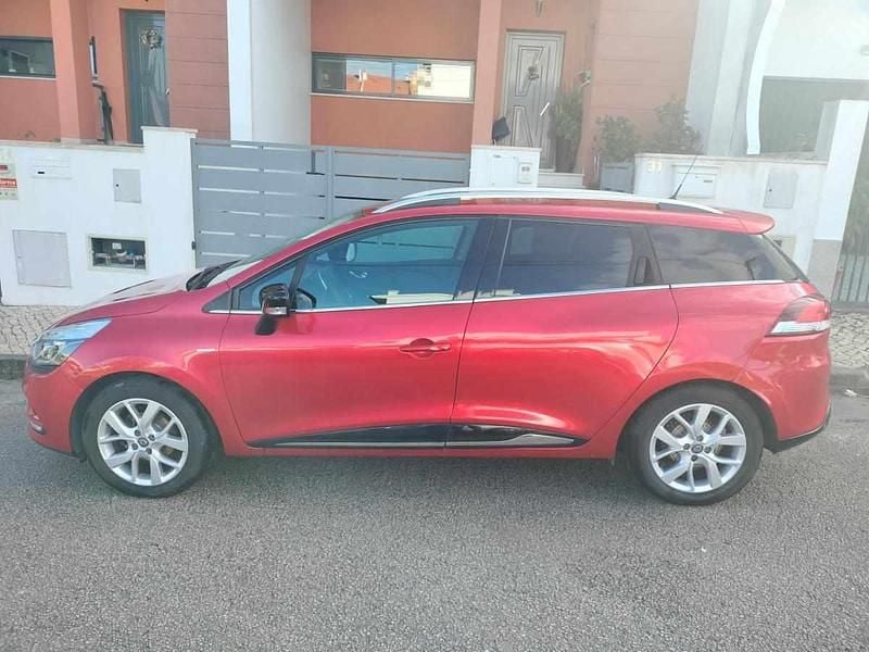 Usado Renault Clio GrandTour 90 HP (66 kW) 2020 Vermelho Carrinha
