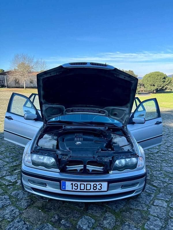 Usado BMW 320 Sport Line 136 HP (100 kW) 2000 Cinzento Carrinha