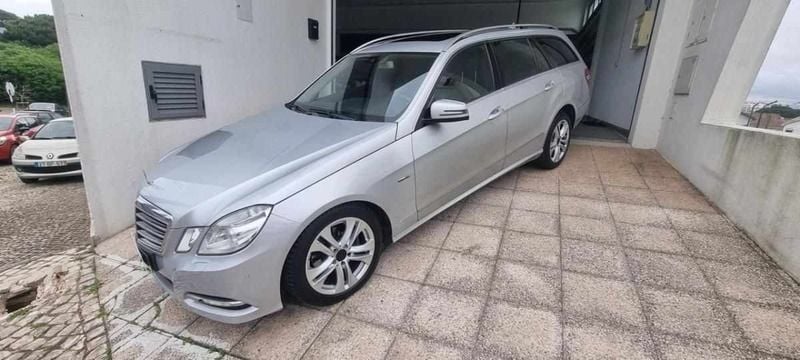 Outra Usado 2011 Mercedes E220 Carrinha | € 15.900 (Preço justo) - Imagem 1/4