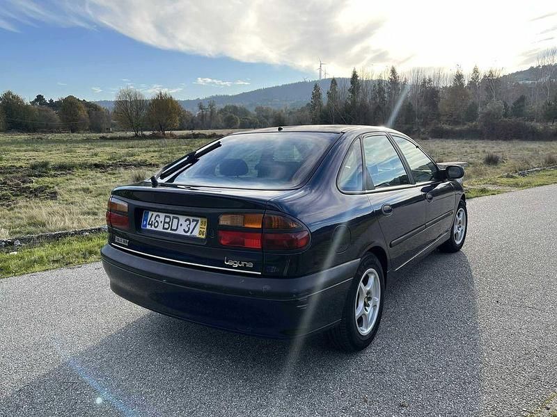 Usado Renault Laguna 98 HP (72 kW) 1998