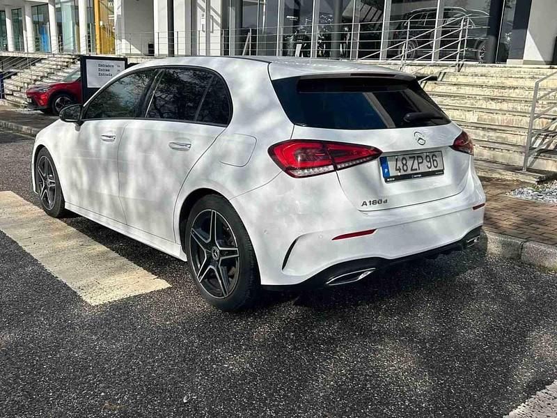 Usado Mercedes 180 116 HP (85 kW) 2019 Branco Sedan