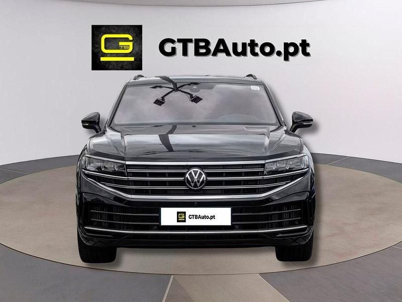 Preto Usado 2023 VW Touareg SUV | € 67.900 - Imagem 1/4