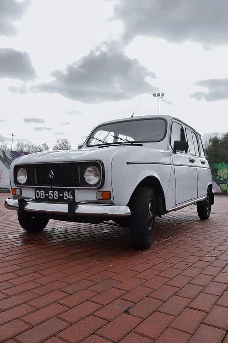 Usado 1987 Renault R4 Sedan | € 3.100 - Imagem 1/4