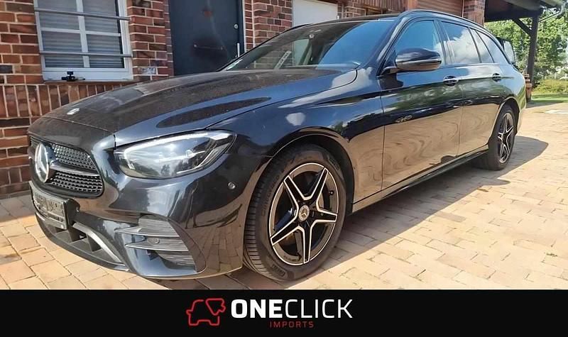 Usado Mercedes E300 320 HP (235 kW) 2021 Preto Sedan