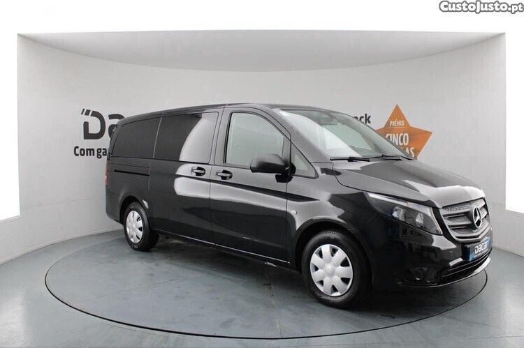 Preto Usado 2019 Mercedes Vito Monovolume | € 36.899 - Imagem 1/1
