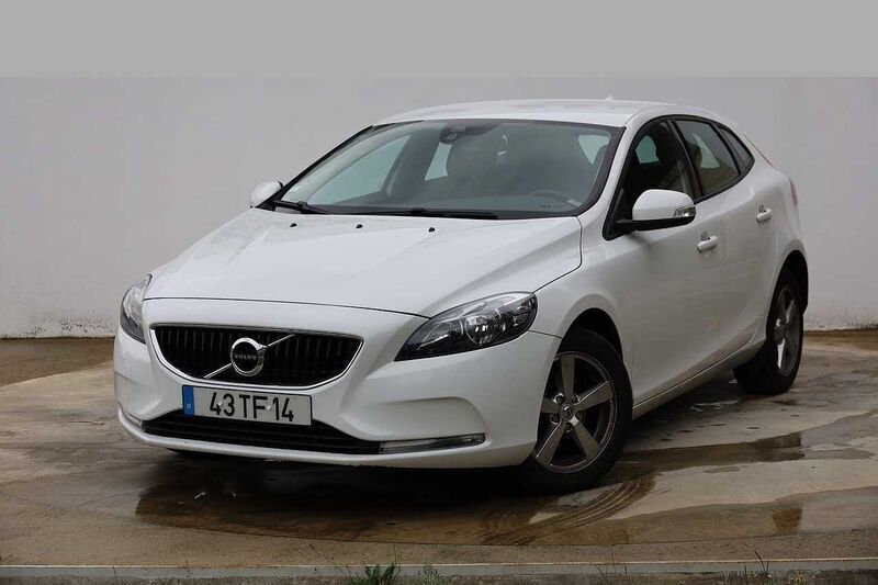 614 branco gelo Usado 2017 Volvo V40 Kinetic Carrinha | € 14.700 (Preço justo) - Imagem 1/4
