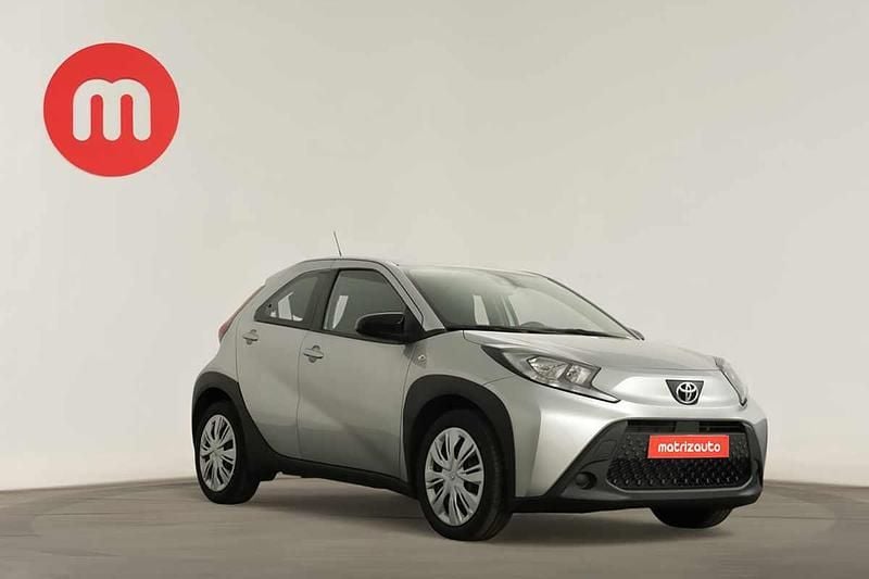 Cinzento Usado 2023 Toyota Aygo X-play Citadino | € 16.499 (Preço justo) - Imagem 1/4