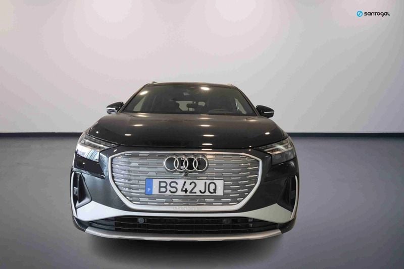 Usado Audi Q4 e-tron S-line plus 210 kW (286 HP) 2025 Cinzento SUV