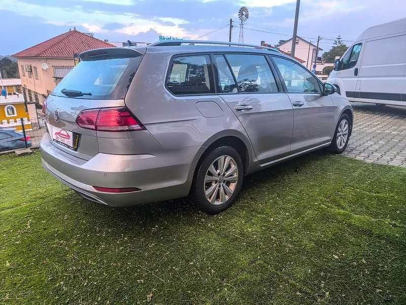 Usado VW Golf VII 115 HP (84 kW) 2019 Cinzento Carrinha