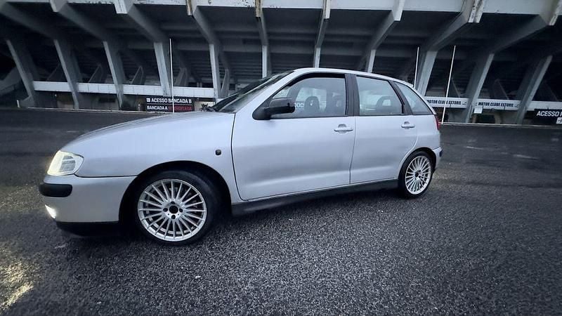 Usado Seat Ibiza Sport 110 HP (80 kW) 2001 Sedan