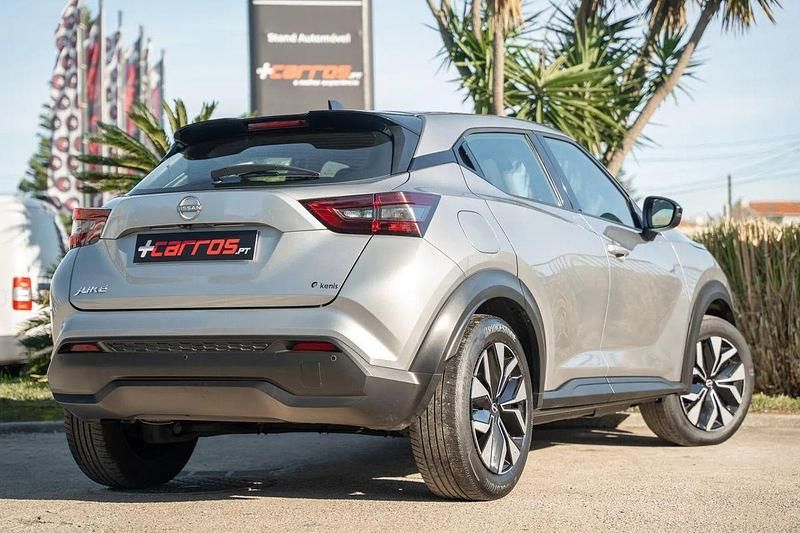 Usado Nissan Juke Acenta+ 114 HP (83 kW) 2023 Cinza SUV