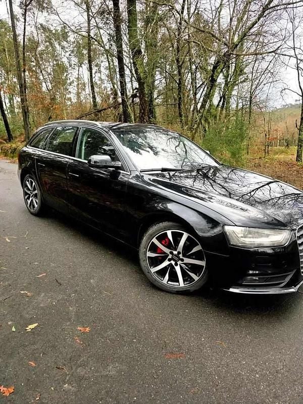 Usado Audi A4 Business 143 HP (105 kW) 2013 Preto Carrinha