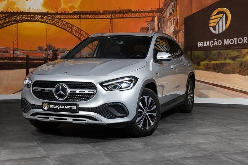 Cinza Usado 2021 Mercedes GLA250 Style SUV | € 31.900 (Bom preço) - Imagem 1/4