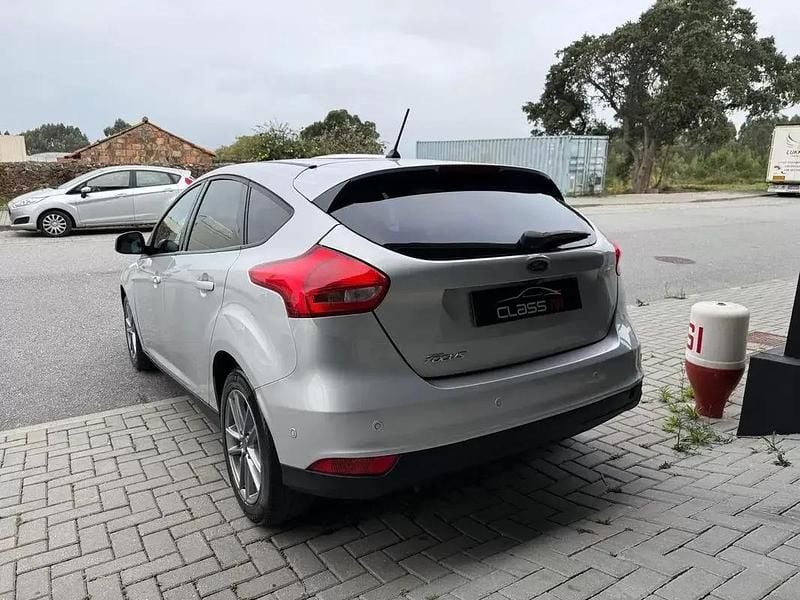 Usado Ford Focus Titanium 120 HP (88 kW) 2018 Cinza antracite Citadino