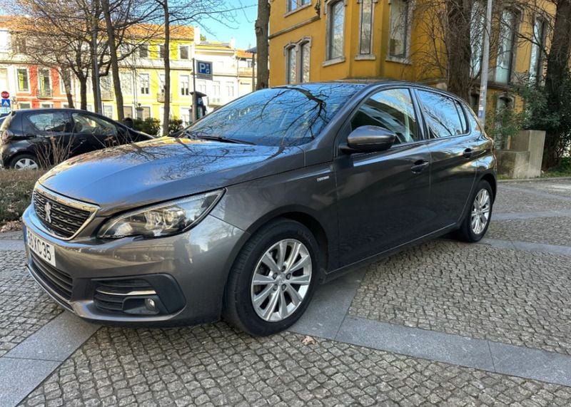 Cinzento Usado 2019 Peugeot 308 Citadino | € 9.990 (Super Preço) - Imagem 1/4