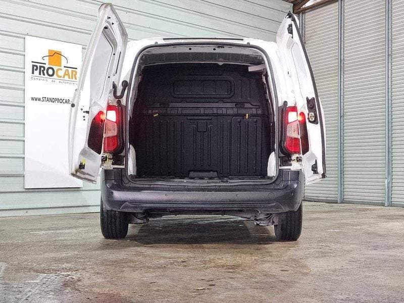 Usado Opel Combo Enjoy 102 HP (75 kW) 2022 Branco Sedan