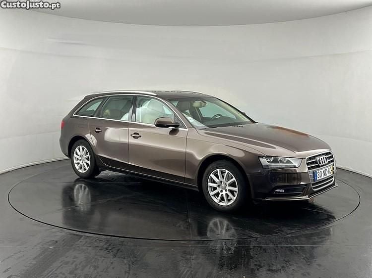 Castanho Usado 2012 Audi A4 Carrinha | € 11.000 (Super Preço) - Imagem 1/1