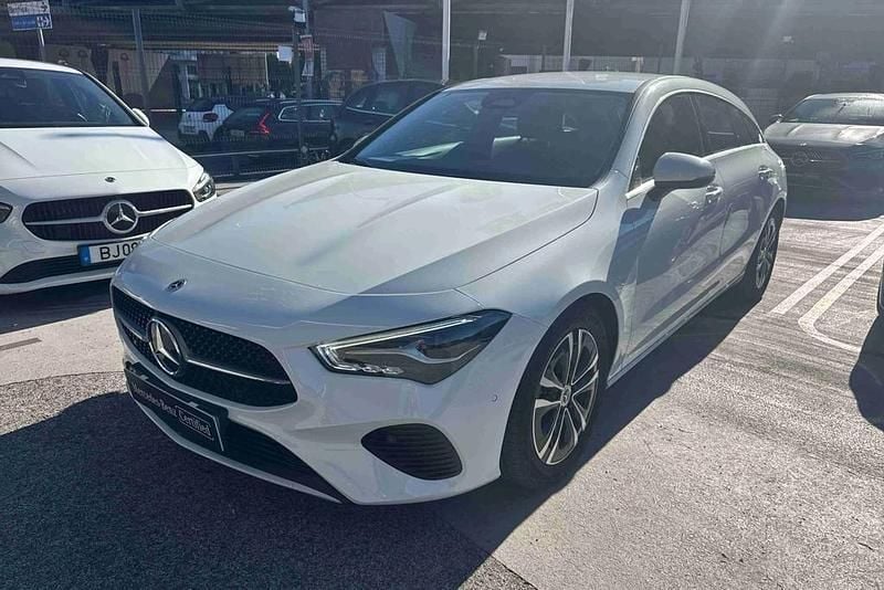 Branco Usado 2024 Mercedes CLA180 Sedan | € 34.800 (Super Preço) - Imagem 1/4