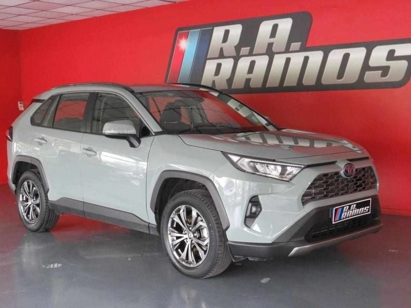 Usado Toyota RAV4 Comfort 218 HP (160 kW) 2022 Verde SUV