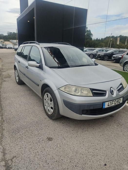 Usado 2008 Renault Mégane II Sedan | € 2.800 (Preço justo) - Imagem 1/2