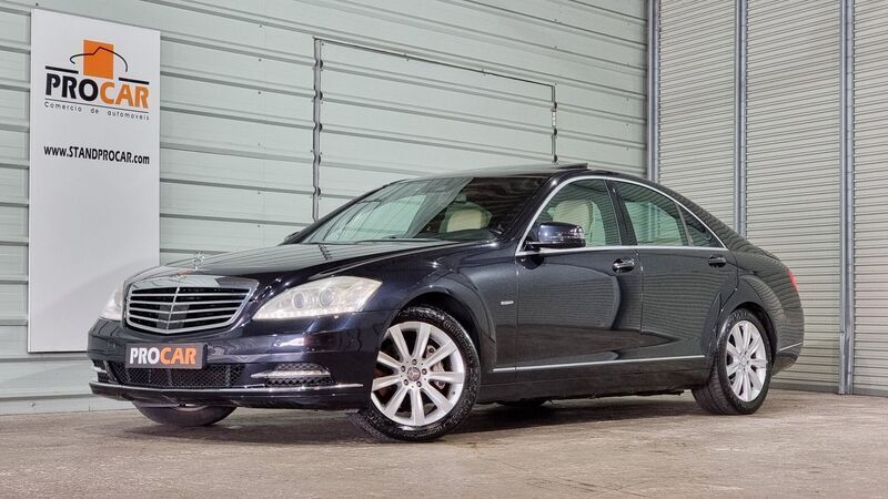 Azul Usado 2010 Mercedes S400 Sedan | € 17.500 - Imagem 1/4