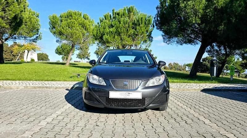 Usado Seat Ibiza 80 HP (58 kW) 2010 Cinzento Citadino