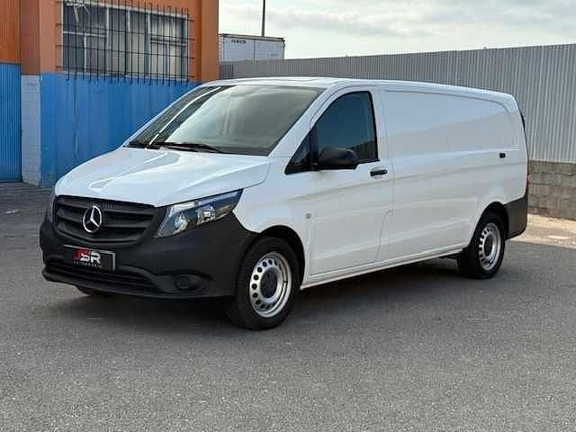 Branco Usado 2022 Mercedes e-Vito Monovolume | € 17.890 - Imagem 1/4