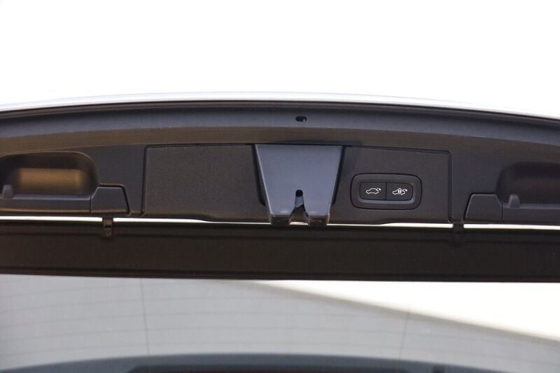 Usado Volvo XC60 Plus 235 HP (172 kW) 2023 Cinza SUV